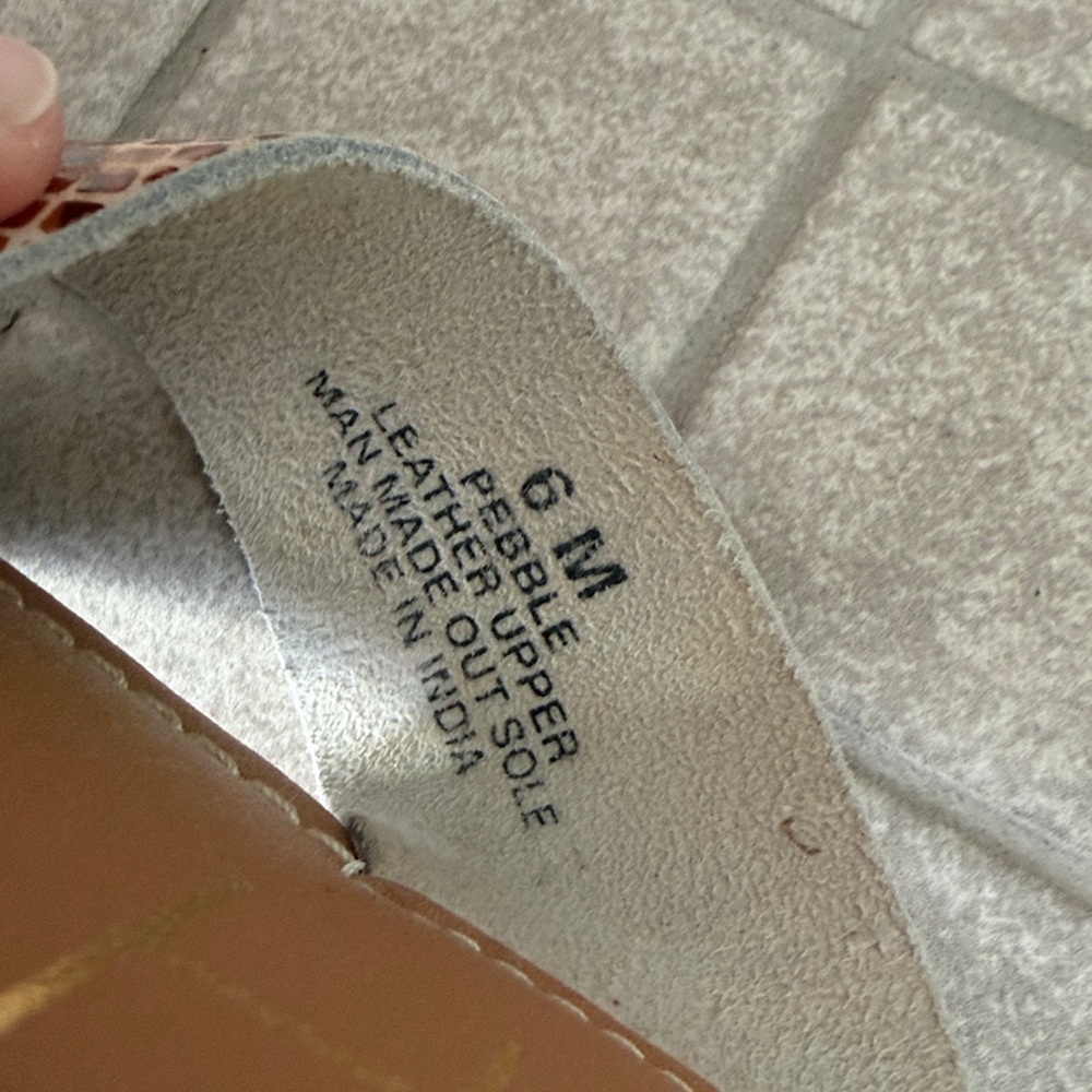 Beach by Matisse Pebble Slide Sandals with leather upper in size 6 - Picture 10 of 10